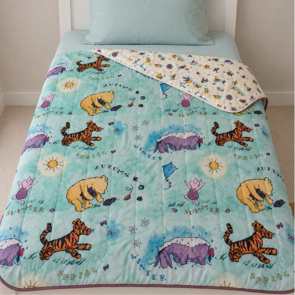 Disney Winnie the Pooh Four Seasons Twin Reversible Comforter Piglet 80" X 72"